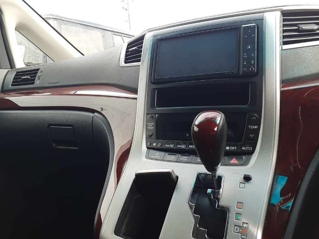 TOYOTA ALPHARD 2011