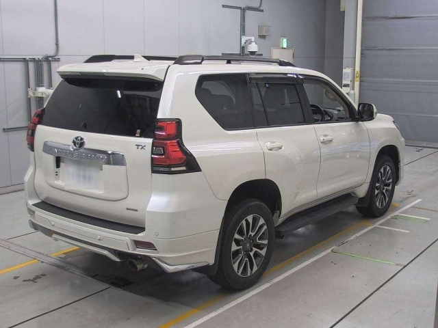 TOYOTA LAND CRUISER PRADO 2023