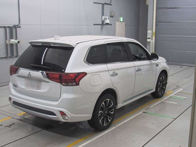 MITSUBISHI OUTLANDER PHEV 2016
