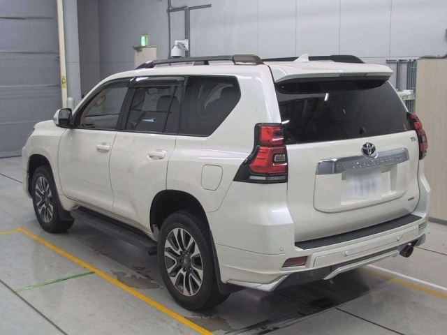 TOYOTA LAND CRUISER PRADO 2023