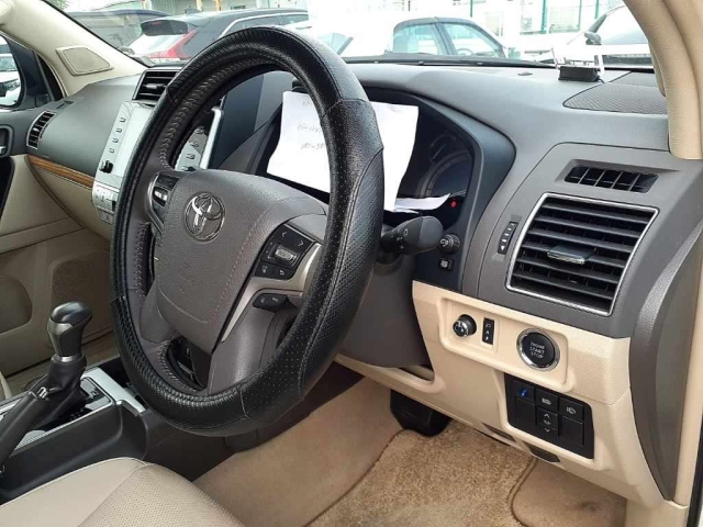 TOYOTA LAND CRUISER PRADO 2023