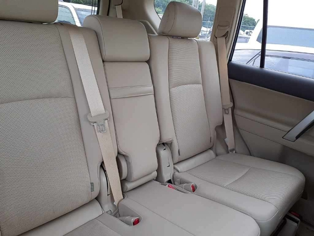 TOYOTA LAND CRUISER PRADO 2023