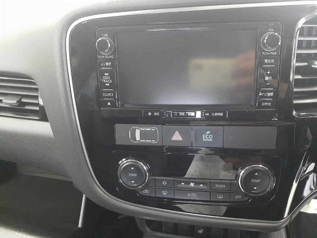 MITSUBISHI OUTLANDER PHEV 2016