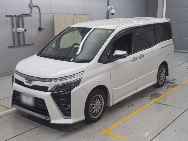 TOYOTA VOXY 2021