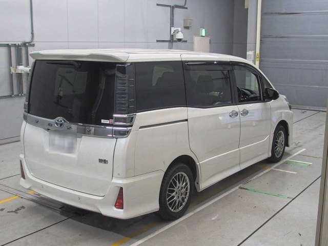 TOYOTA VOXY 2021