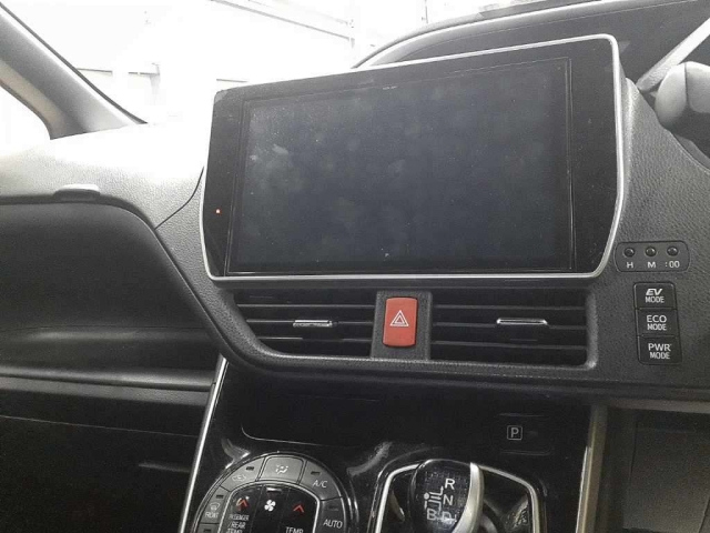TOYOTA VOXY 2021
