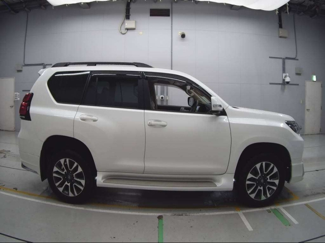 TOYOTA LAND CRUISER PRADO 2022