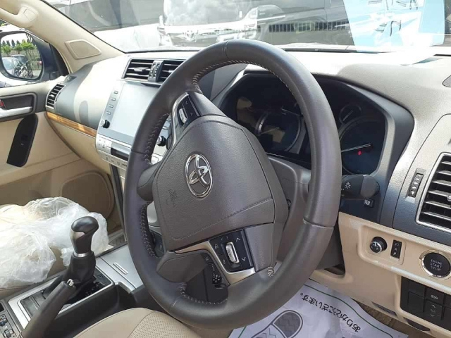 TOYOTA LAND CRUISER PRADO 2022