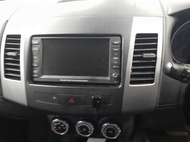 MITSUBISHI OUTLANDER 2010