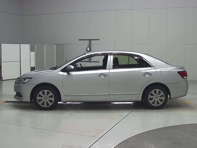TOYOTA PREMIO 2018
