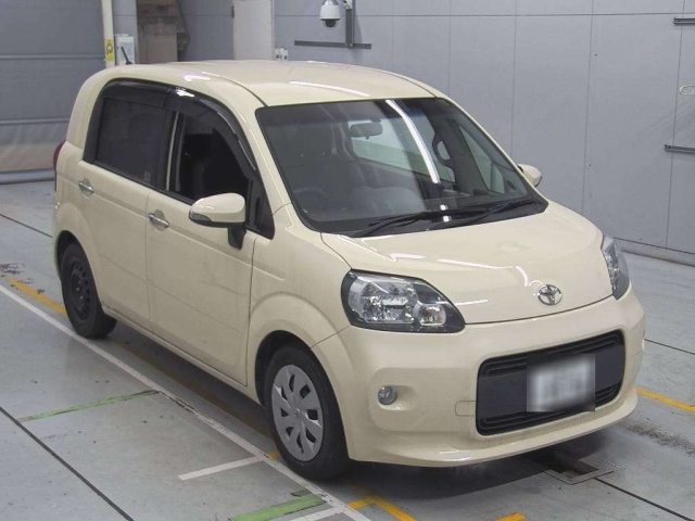 TOYOTA PORTE 2012