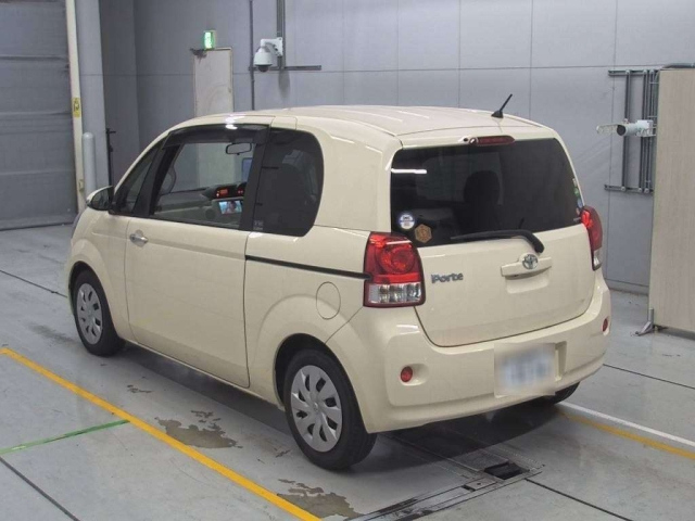 TOYOTA PORTE 2012