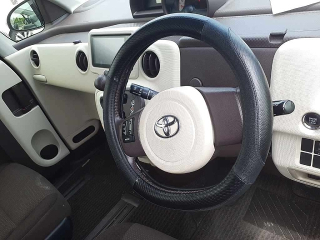 TOYOTA PORTE 2012