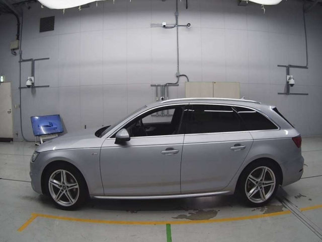 AUDI A4 2016