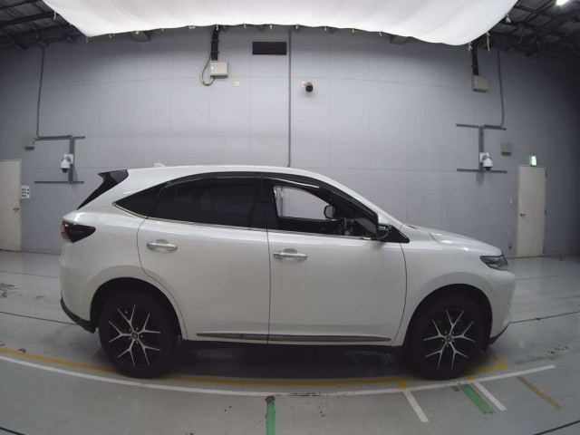 TOYOTA HARRIER 2019