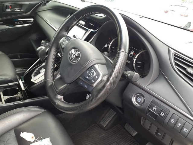 TOYOTA HARRIER 2019