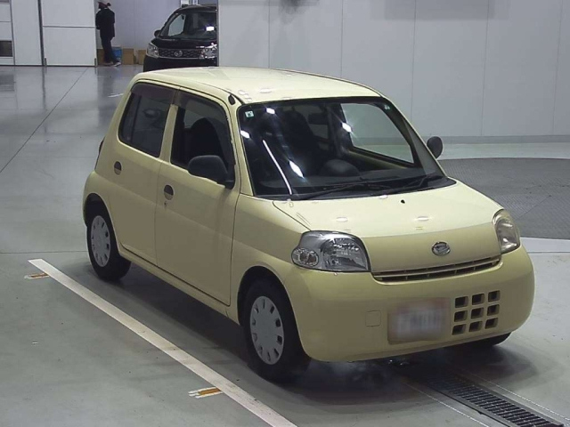 DAIHATSU ESSE 2011