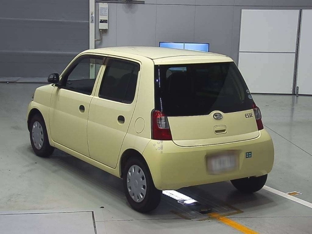 DAIHATSU ESSE 2011