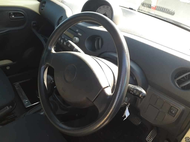 DAIHATSU ESSE 2011