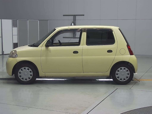 DAIHATSU ESSE 2011