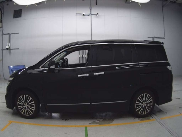 NISSAN ELGRAND 2018