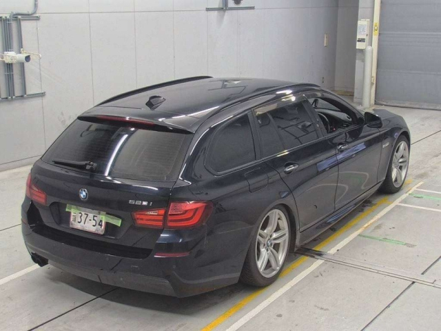 BMW 5 SERIES 2012