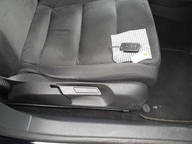 VOLKSWAGEN GOLF 2012