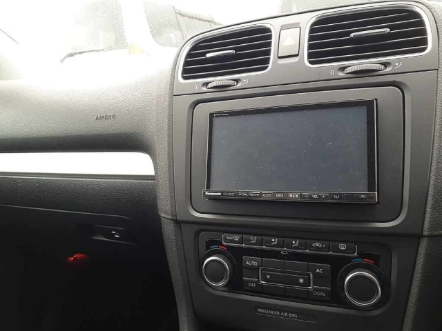 VOLKSWAGEN GOLF 2012