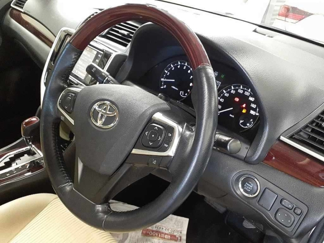 TOYOTA PREMIO 2017