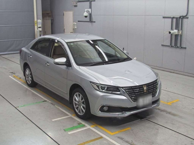 TOYOTA PREMIO 2017