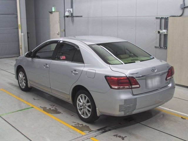 TOYOTA PREMIO 2017