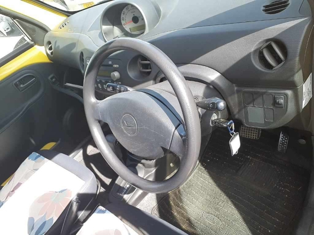 DAIHATSU ESSE 2011