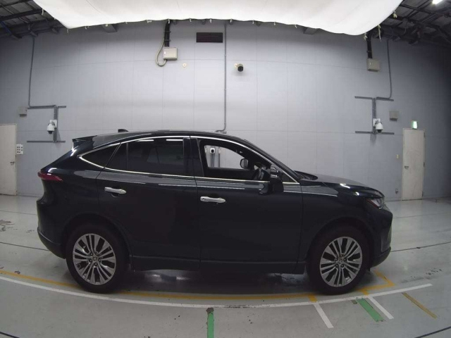 TOYOTA HARRIER 2022