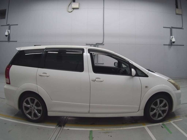 TOYOTA WISH 2008
