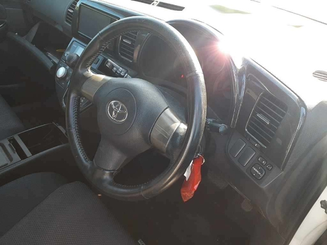 TOYOTA WISH 2008