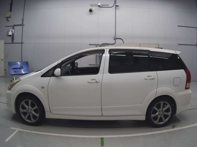 TOYOTA WISH 2008