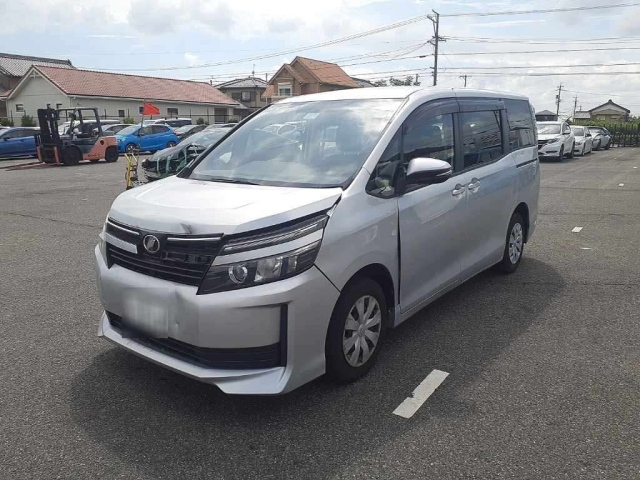 TOYOTA VOXY 2016