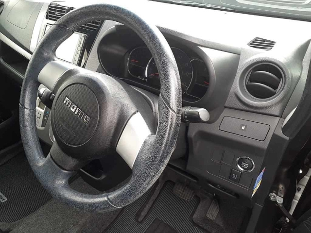 DAIHATSU MOVE 2013