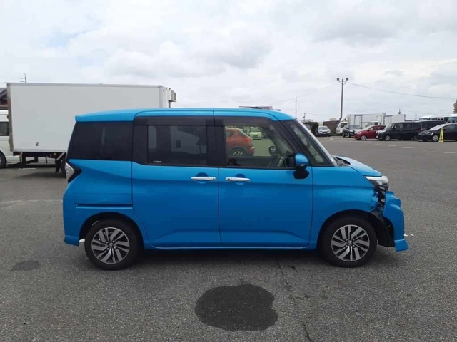 TOYOTA ROOMY 2023
