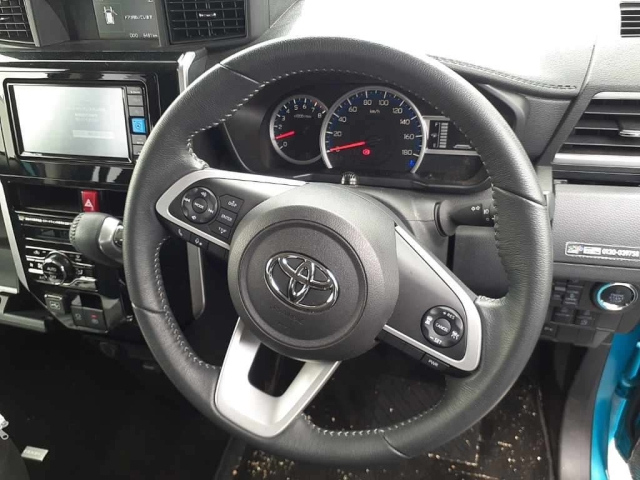 TOYOTA ROOMY 2023
