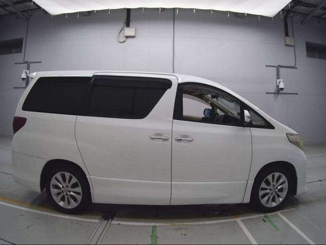 TOYOTA ALPHARD 2010