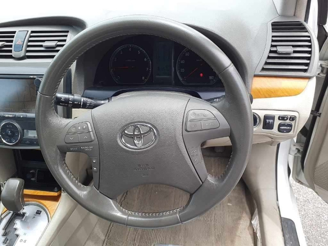 TOYOTA PREMIO 2009
