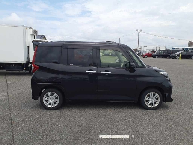 TOYOTA ROOMY 2022