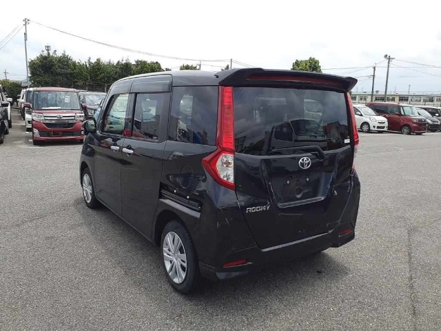 TOYOTA ROOMY 2022