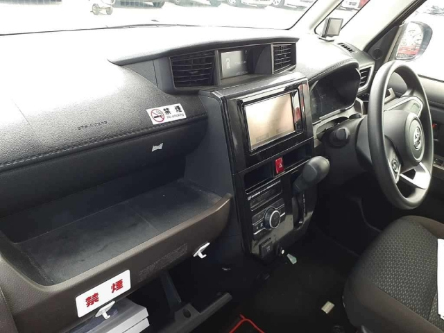 TOYOTA ROOMY 2022