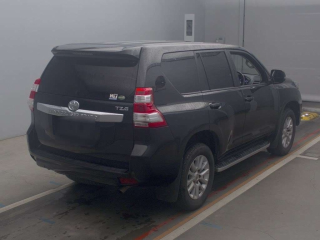 TOYOTA LAND CRUISER PRADO 2016