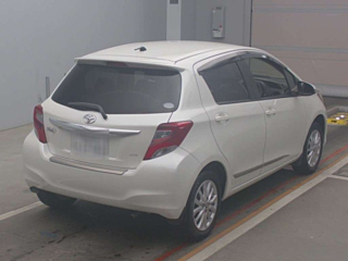 TOYOTA VITZ 2015