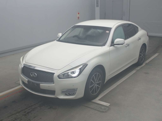 NISSAN FUGA 2018