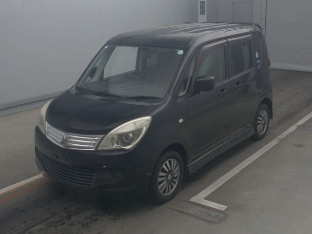 MITSUBISHI DELICA D2 2011