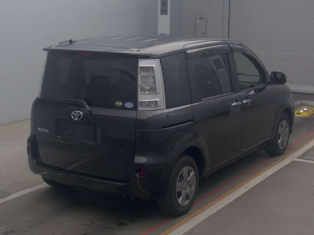 TOYOTA SIENTA 2015